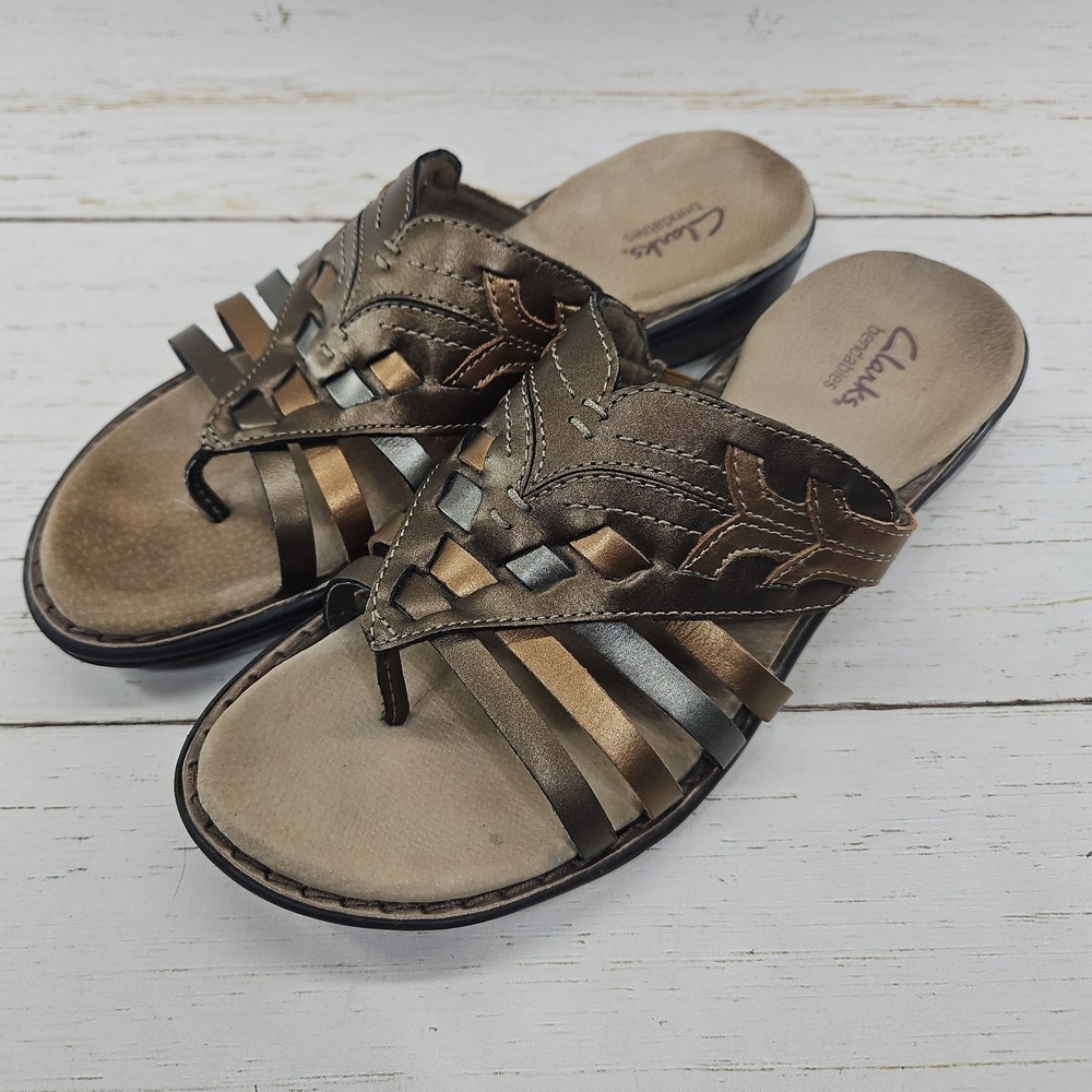 Clarks Bendable Women 9.5 Brown Leather Metallic Wedge Toe Post Sandal Shoes